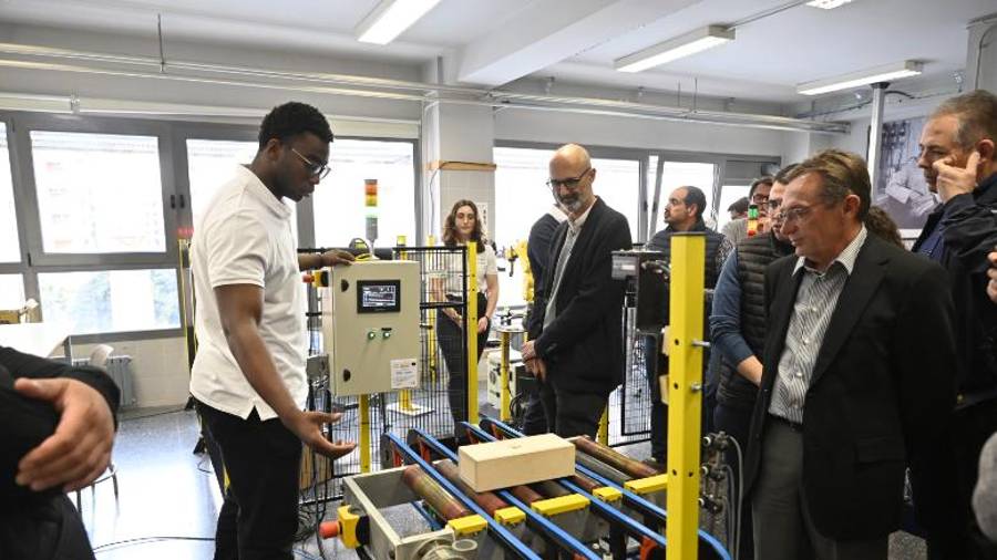 Galería de fotos | Presentación en Castelló de la Célula de fabricación flexible FAS-200 SMC