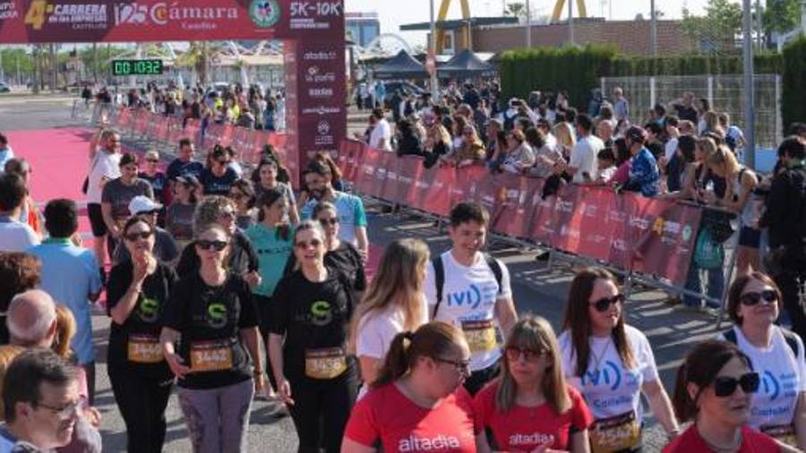 Galería de 224 fotos | Amplia presencia del sector cerámico en la Carrera de las Empresas de Castellón