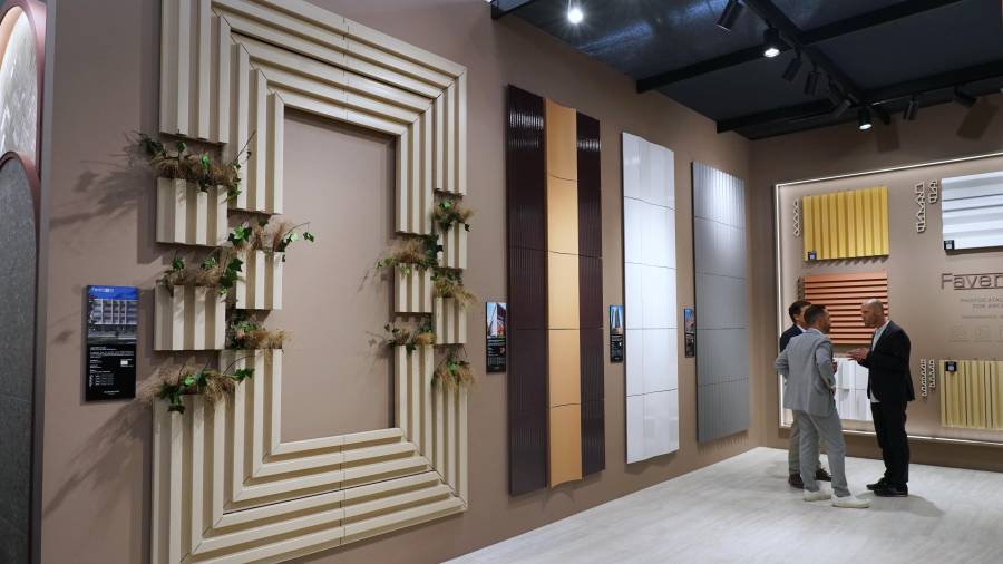 De piscinas a celosías: la cerámica extrusionada de Gresmanc Group en Cersaie