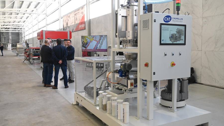 Galería de fotos | Protagonistas de la feria tecnológica SIMA en las instalaciones de Kerajet