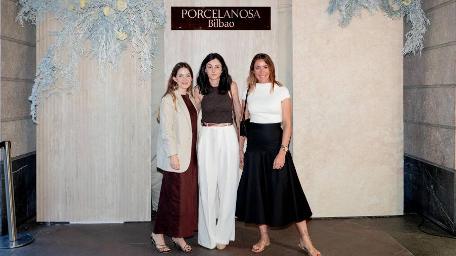 Galería de fotos | Gastronomía, diseño y Anne Igartiburu: así fue la inauguración de la nueva tienda de Porcelanosa en Bilbao