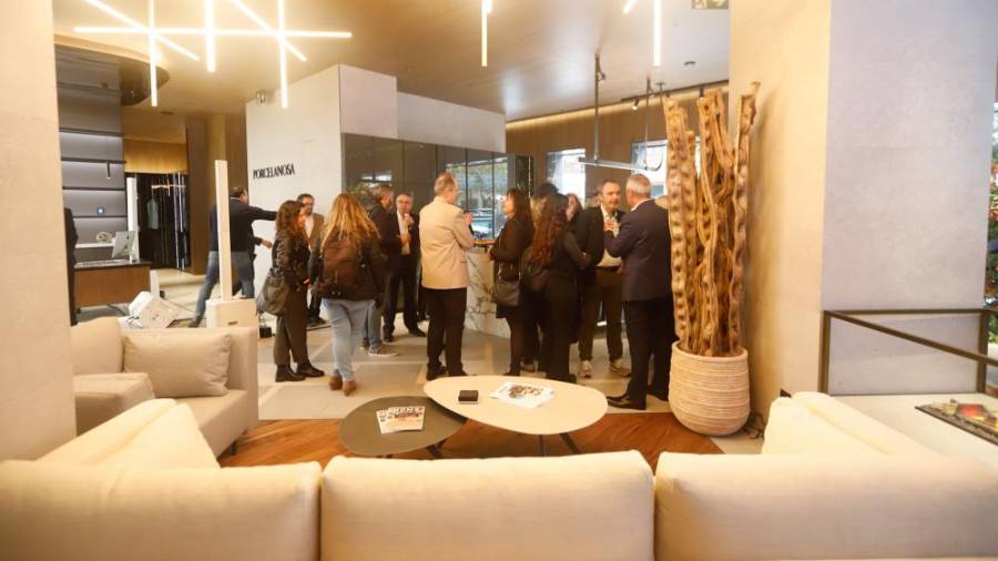 GALERÍA DE FOTOS | Estreno de la nueva tienda de Porcelanosa en València