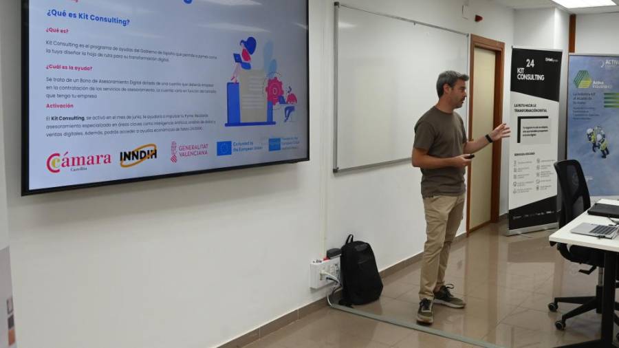 Galería de fotos | Orbelgrupo organiza en Castelló una demostración en vivo de robots y sistemas de control automatizados