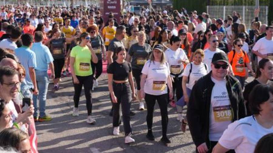 Galería de 224 fotos | Amplia presencia del sector cerámico en la Carrera de las Empresas de Castellón