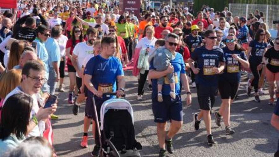 Galería de 224 fotos | Amplia presencia del sector cerámico en la Carrera de las Empresas de Castellón