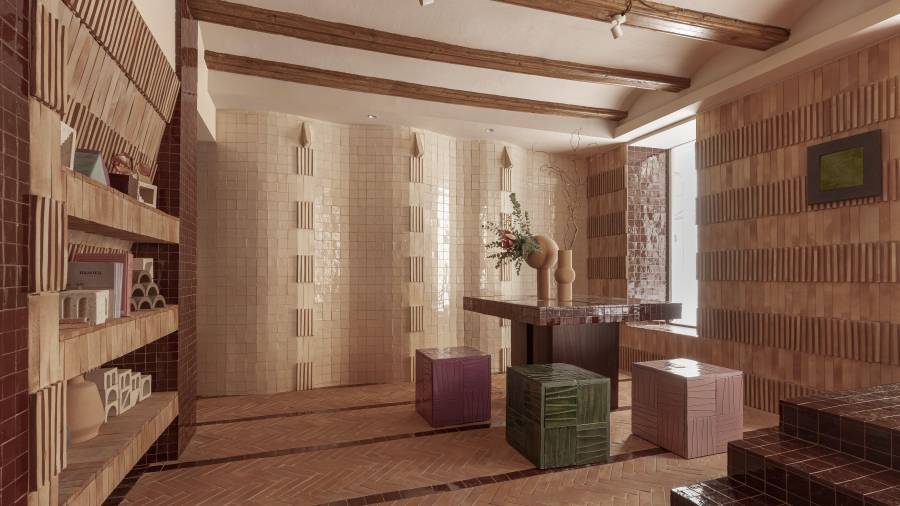 The Gallery by Maora Ceramic: un espacio donde la cerámica se convierte en arquitectura en Valencia
