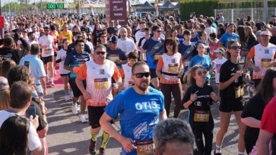 Galería de 224 fotos | Amplia presencia del sector cerámico en la Carrera de las Empresas de Castellón