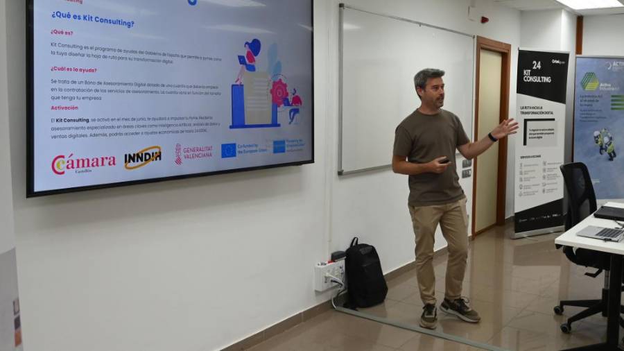Galería de fotos | Orbelgrupo organiza en Castelló una demostración en vivo de robots y sistemas de control automatizados