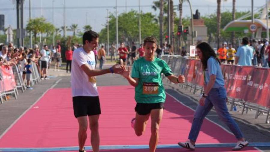 Galería de 224 fotos | Amplia presencia del sector cerámico en la Carrera de las Empresas de Castellón