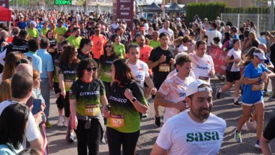 Galería de 224 fotos | Amplia presencia del sector cerámico en la Carrera de las Empresas de Castellón