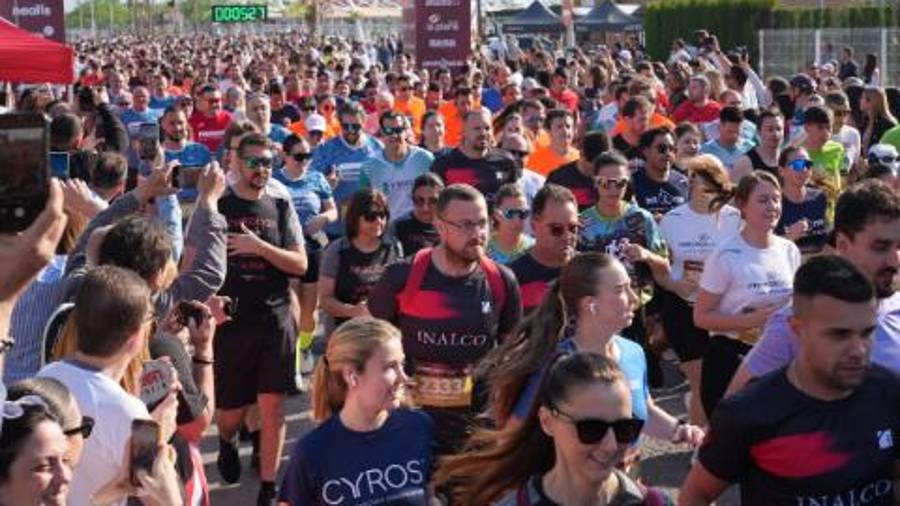 Galería de 224 fotos | Amplia presencia del sector cerámico en la Carrera de las Empresas de Castellón