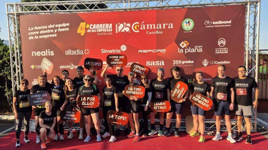 Galería de 224 fotos | Amplia presencia del sector cerámico en la Carrera de las Empresas de Castellón