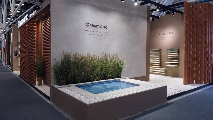 De piscinas a celosías: la cerámica extrusionada de Gresmanc Group en Cersaie