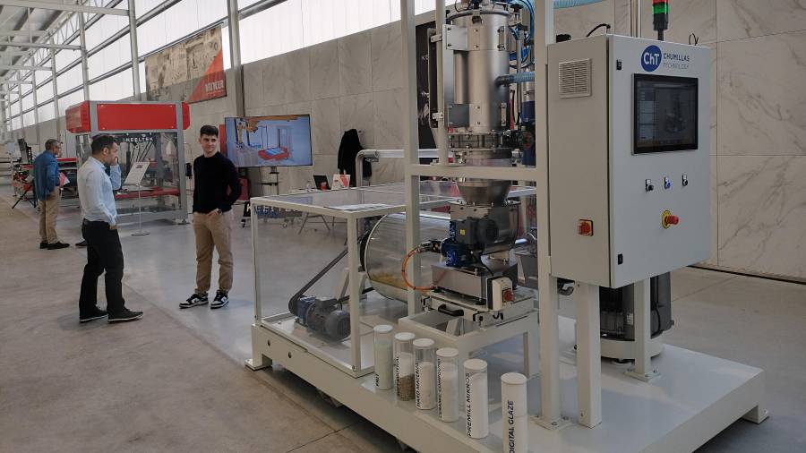 Galería de fotos | Protagonistas de la feria tecnológica SIMA en las instalaciones de Kerajet