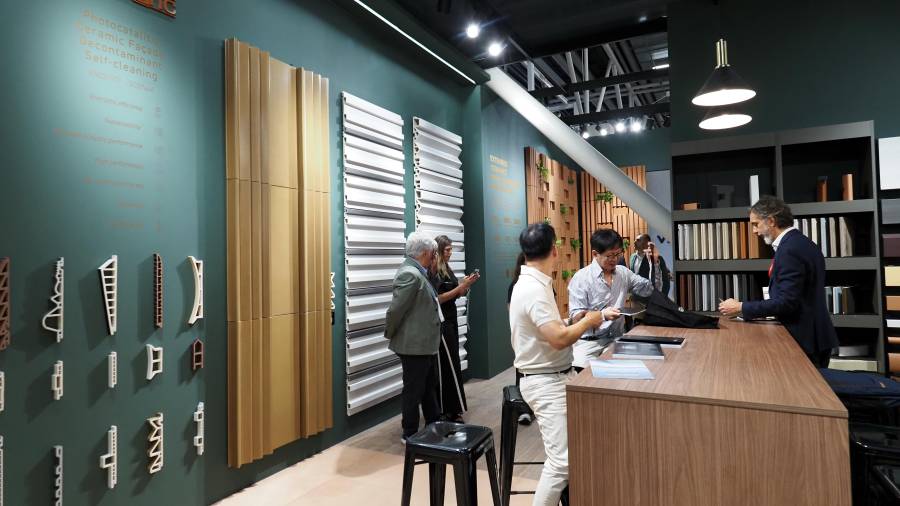 Galería de fotos | Gresmanc Group promociona sus soluciones en cerámica extrusionada en Cersaie