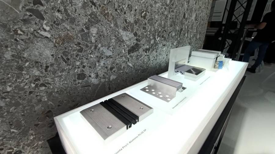 Galería de Fotos | Emac anticipa en Cersaie la perfilería del futuro