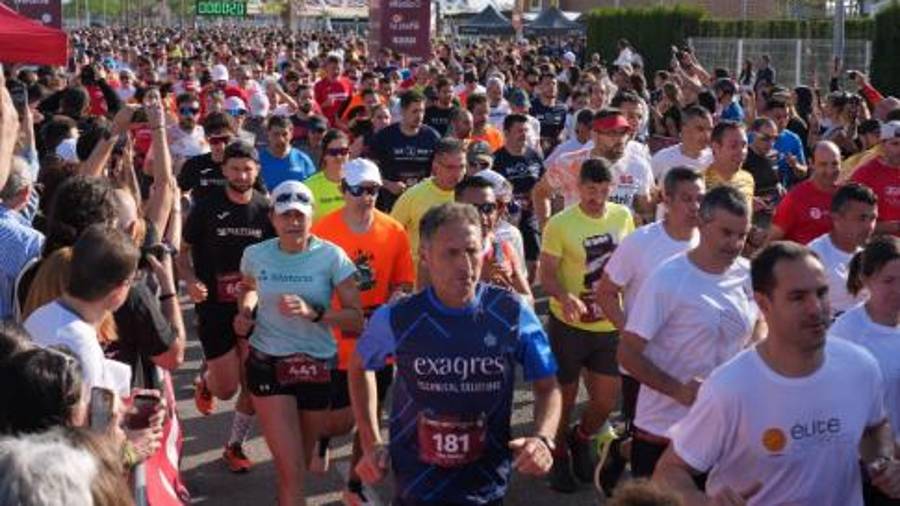 Galería de 224 fotos | Amplia presencia del sector cerámico en la Carrera de las Empresas de Castellón