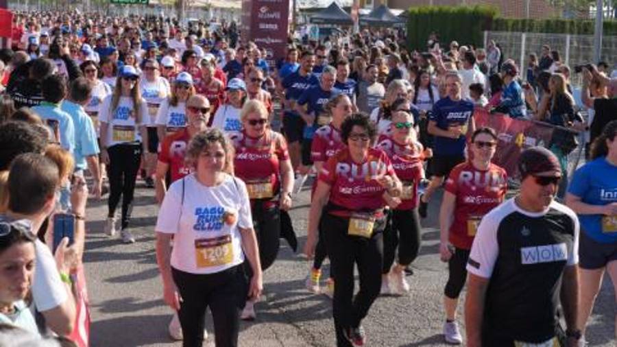 Galería de 224 fotos | Amplia presencia del sector cerámico en la Carrera de las Empresas de Castellón