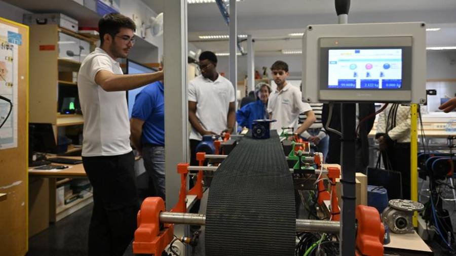 Galería de fotos | Presentación en Castelló de la Célula de fabricación flexible FAS-200 SMC