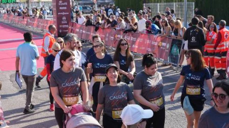 Galería de 224 fotos | Amplia presencia del sector cerámico en la Carrera de las Empresas de Castellón