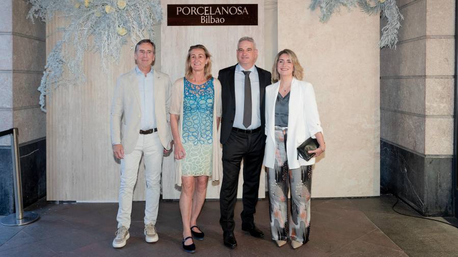 Galería de fotos | Gastronomía, diseño y Anne Igartiburu: así fue la inauguración de la nueva tienda de Porcelanosa en Bilbao