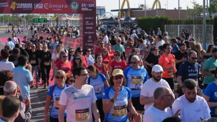 Galería de 224 fotos | Amplia presencia del sector cerámico en la Carrera de las Empresas de Castellón