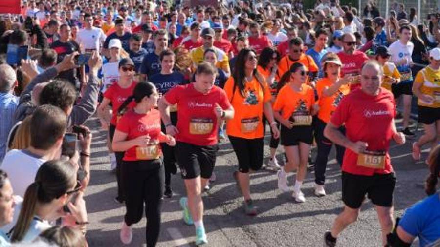 Galería de 224 fotos | Amplia presencia del sector cerámico en la Carrera de las Empresas de Castellón