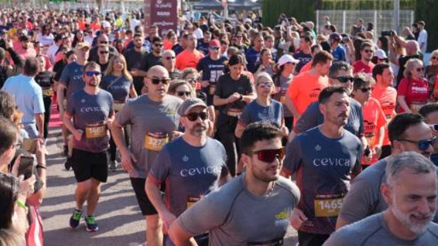 Galería de 224 fotos | Amplia presencia del sector cerámico en la Carrera de las Empresas de Castellón