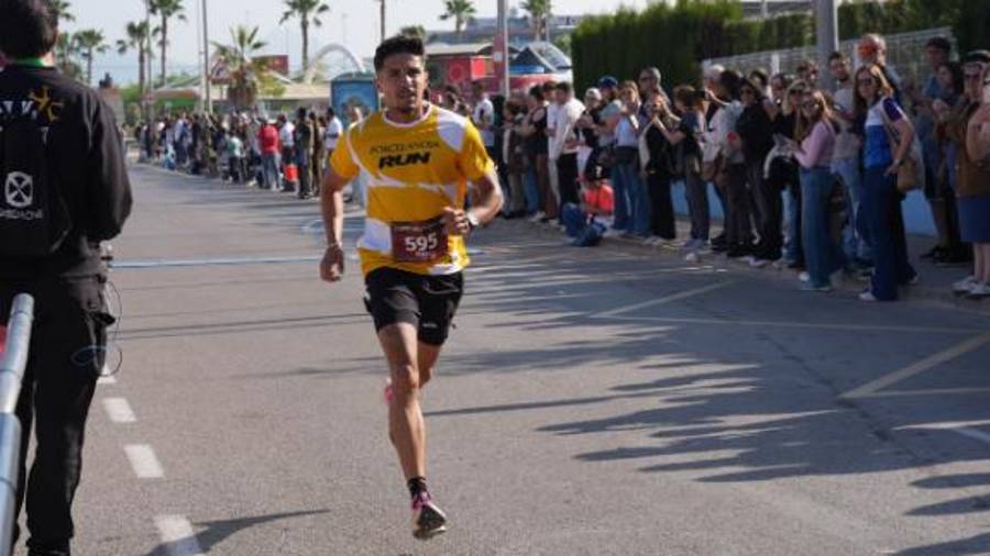 Galería de 224 fotos | Amplia presencia del sector cerámico en la Carrera de las Empresas de Castellón