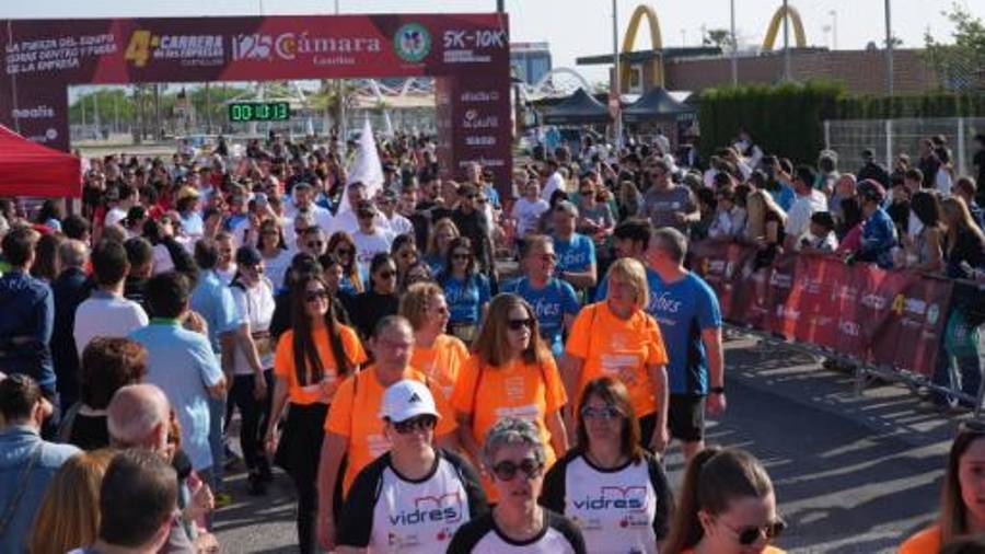 Galería de 224 fotos | Amplia presencia del sector cerámico en la Carrera de las Empresas de Castellón