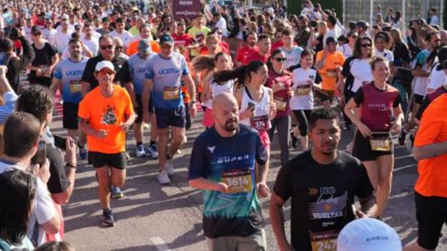 Galería de 224 fotos | Amplia presencia del sector cerámico en la Carrera de las Empresas de Castellón