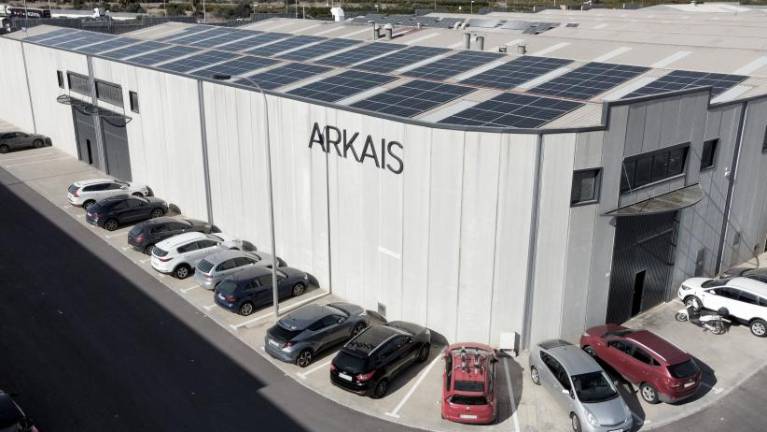 Arkais | Llac apuesta por la fabricación verde con la puesta en marcha de una planta fotovoltaica