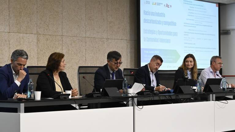 Más de 150 profesionales se interesan por los retos de la descarbonización en la industria