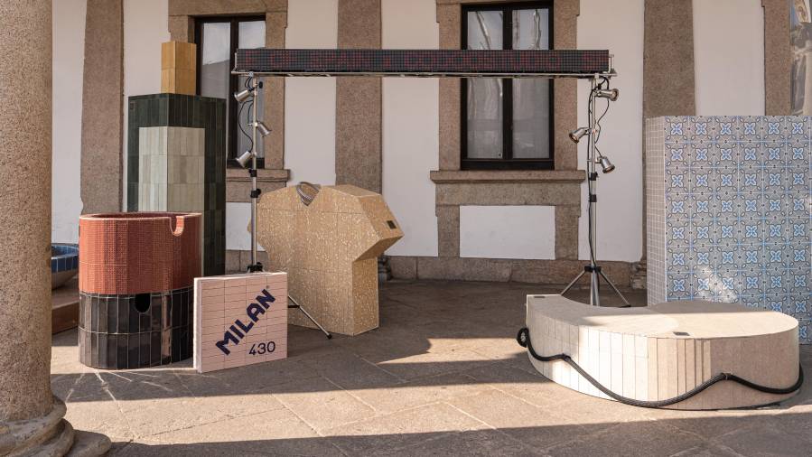 Galería de fotos | Once objetos de cerámica española reinventan en Milán el mundo del souvenir