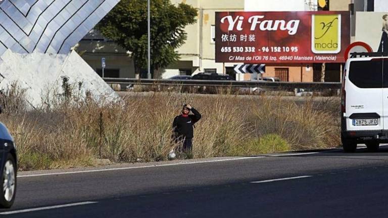 Fomento destruye la escultura del ceramista Enric Mestre en Manises