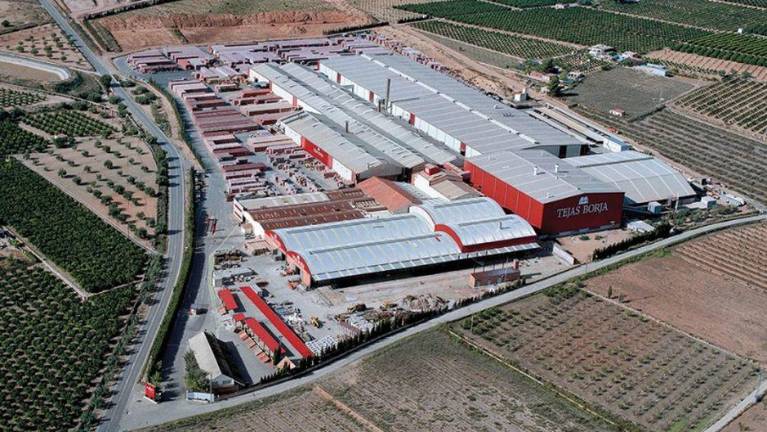 Movimiento societario entre Tejas Borja y Cerámica La Escandella