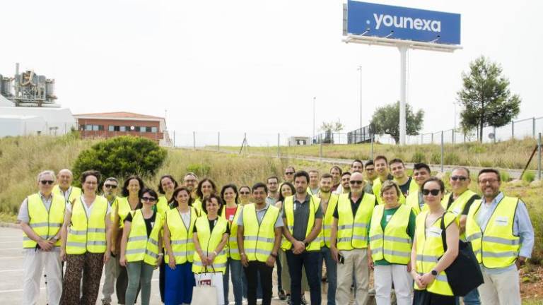Estudiantes del Máster en Tecnología Cerámica de la UJI visitan la nueva planta de Younexa en Vall d’Alba