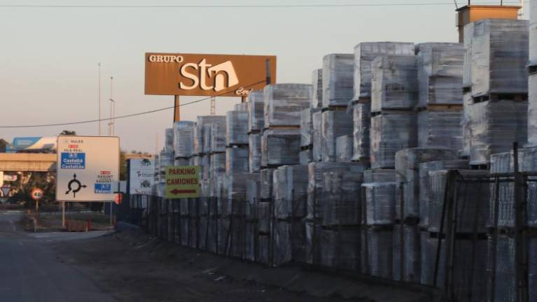 Las azulejeras harán puentes festivos para reducir producción y minimizar estoc