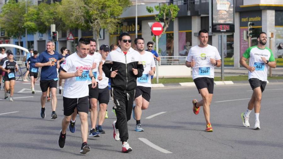 Galería de fotos | Compañías y entidades del sector cerámico, en la Carrera de las Empresas de Castellón